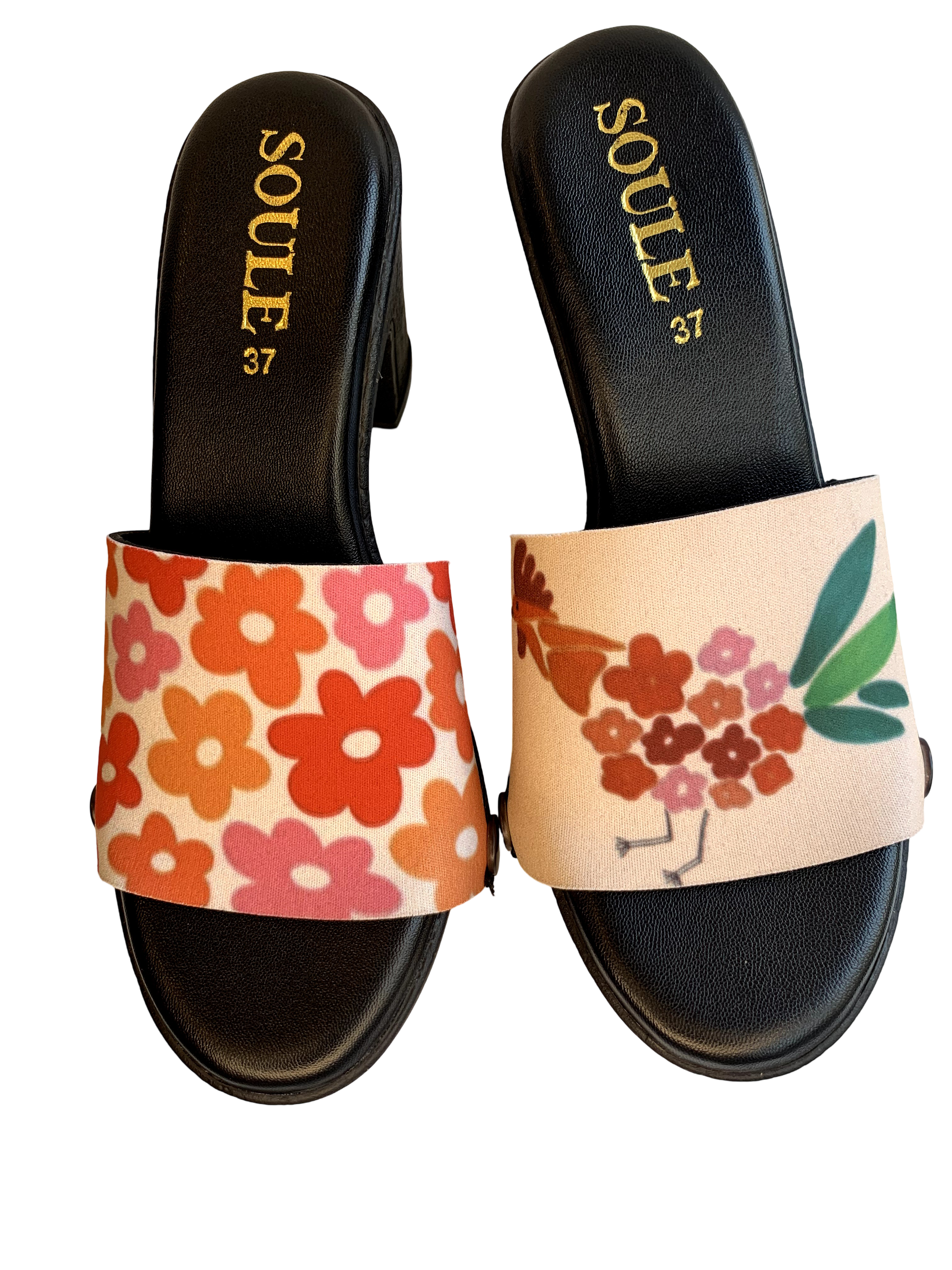 Floral Rooster snap-on shoe strap set close-up on black heel - folk art floral rooster and retro daisy print on cream by Soule