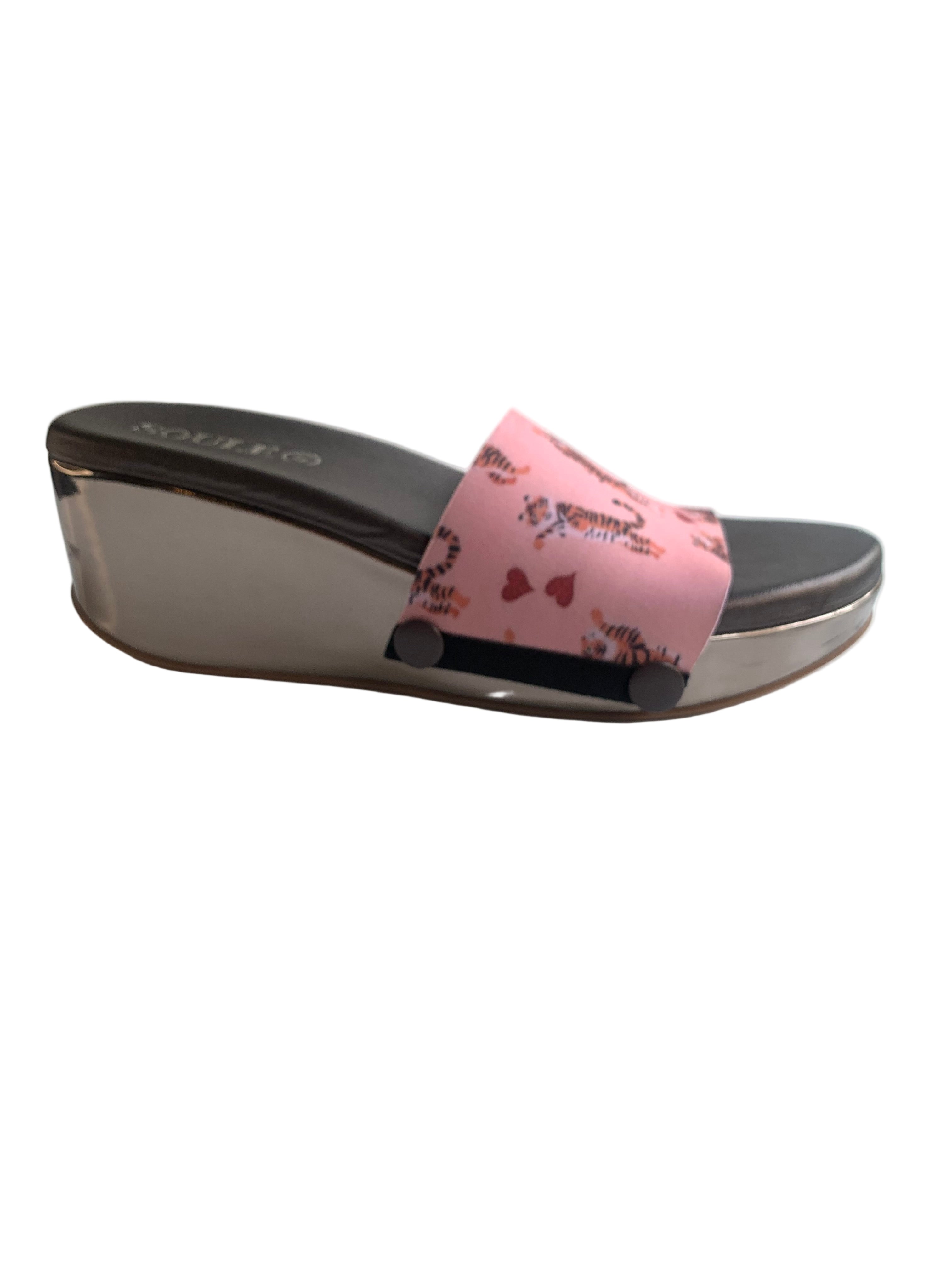 Tiger Love snap-on shoe strap set close-up on gun metal wedge - playful cartoon tigers with red hearts on blush peach-pink by Soule