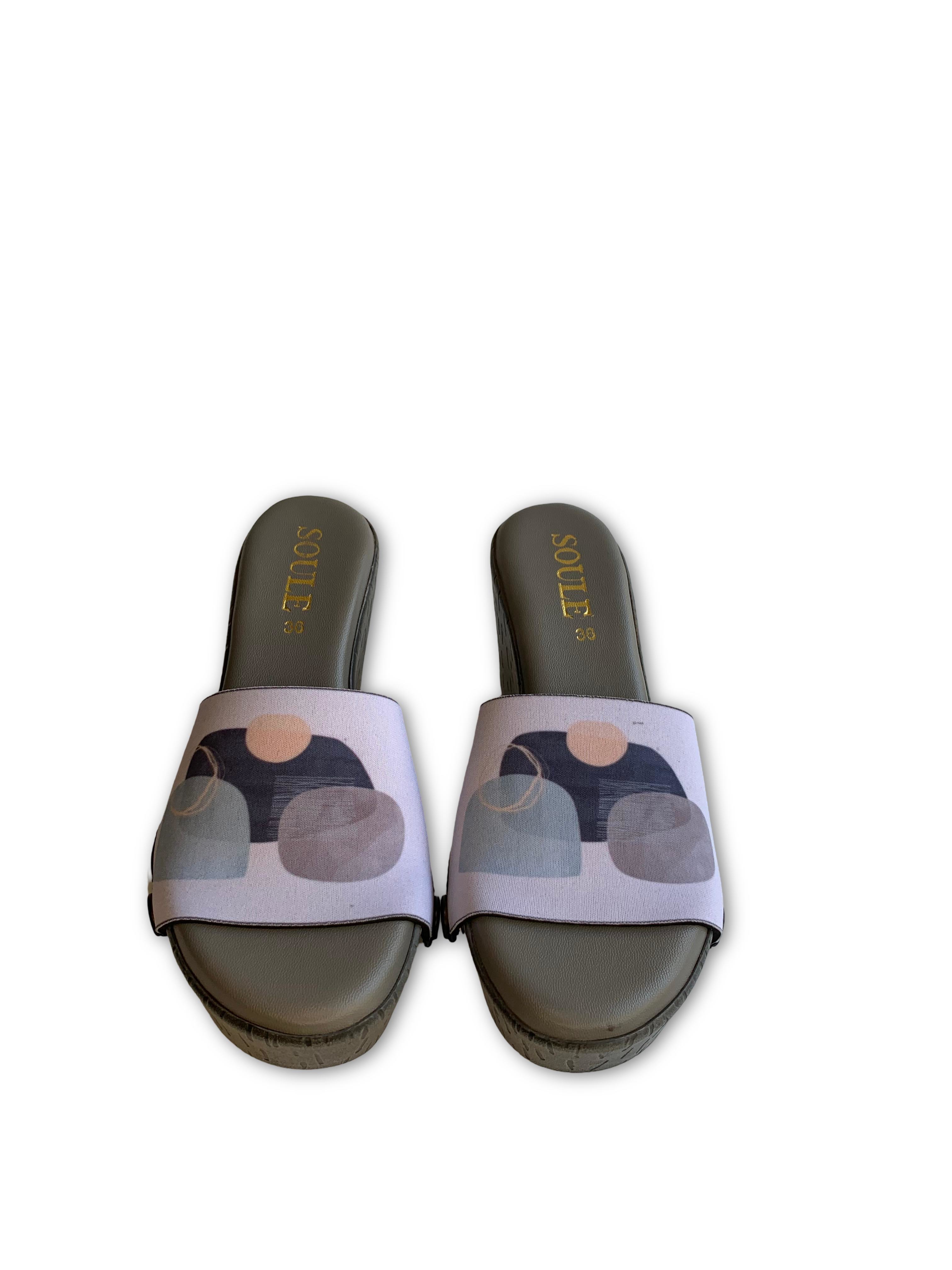 Minimalist Elegance snap-on shoe strap close-up on cork wedge - lavender with charcoal and blush overlapping circles by Soule